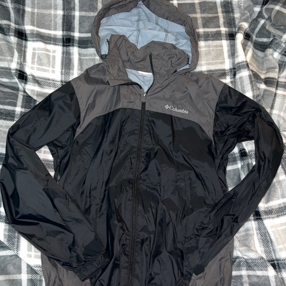 Columbia Medium Black Windbreaker